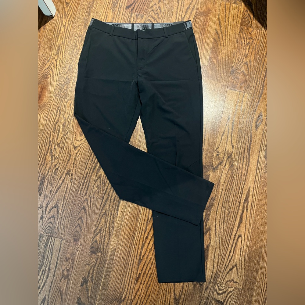 Nike. Black Golf Pants. Stretch Band. Slim Fit. 34 x 34. NWT.